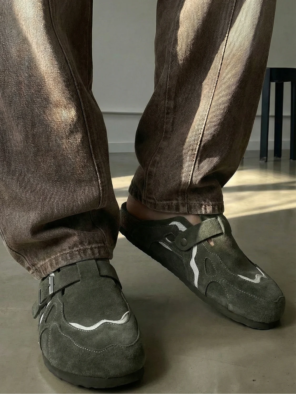 DCRB Wavey Clogs - Beige - Image 14