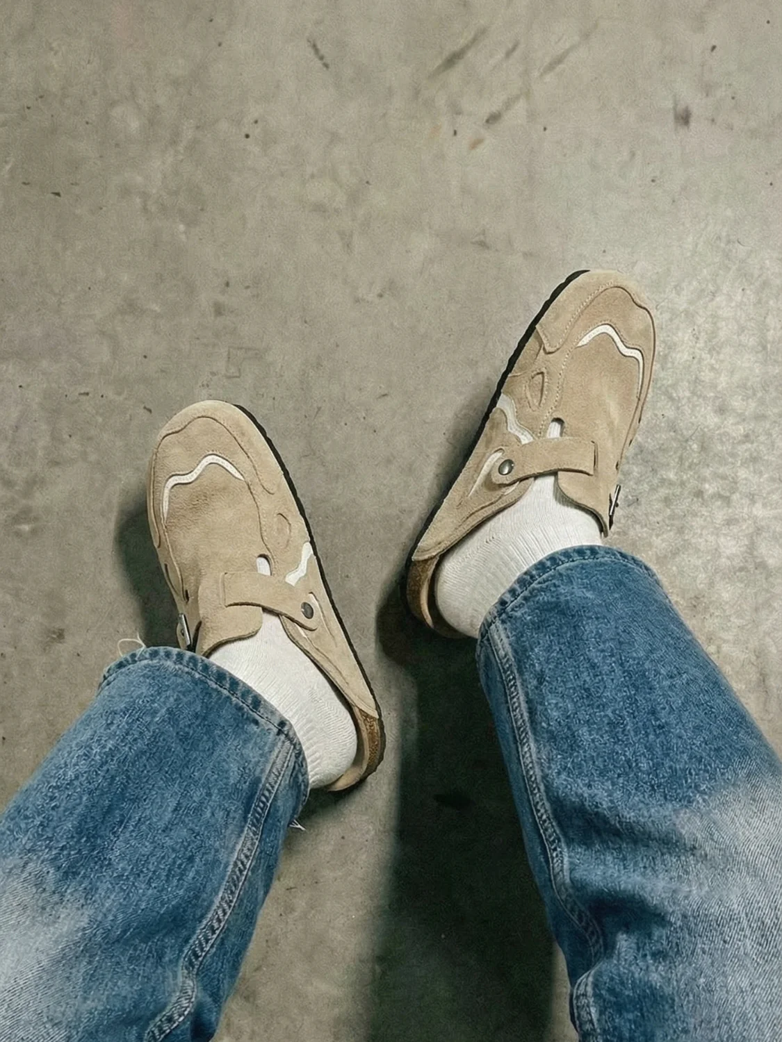 DCRB Wavey Clogs - Beige - Image 9